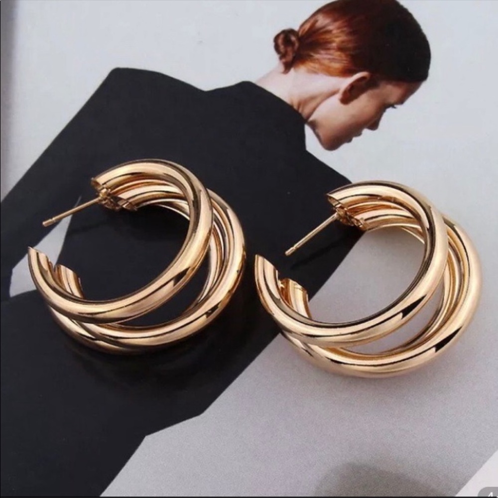 New Gold Round Hoop Earrings - Picture 4 of 8